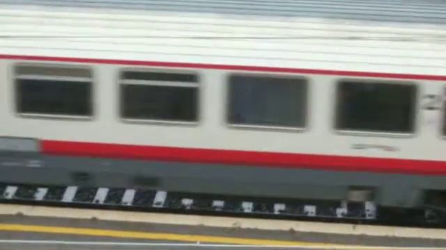 E402B114 + pilotina UIC-Z sul Frecciabianca 9822 Taranto - Milano C.LE in partenza da Barletta