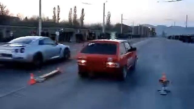 ВАЗ 2108 РВЁТ Nissan GTR R35