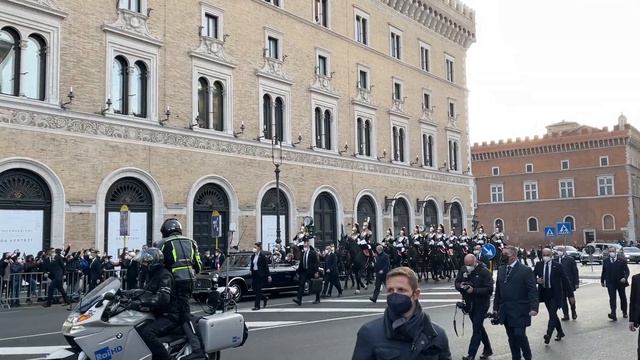 Mattarella a bordo della Lancia Flaminia 335 decapottabile