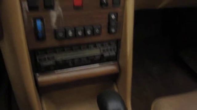 Parting out a 1987 Mercedes 420SEL  110286