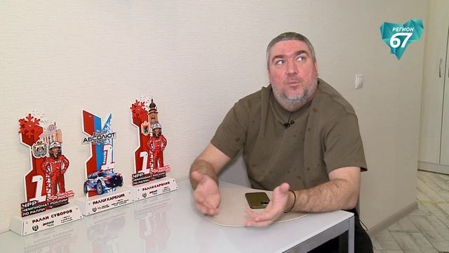 Смоленский автогонщик «накатал» более 300 призовых кубков