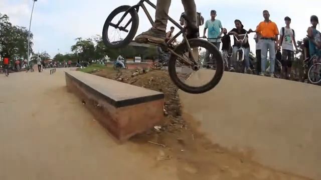 Game Of Bike Maniac's Trooper Quintero VS Antonio