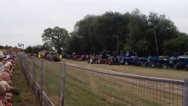 M4 Sherman tank pull , tractor pull Steam Fair