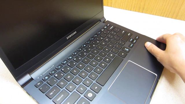 360° view of Samsung Series 9 NP900X3B