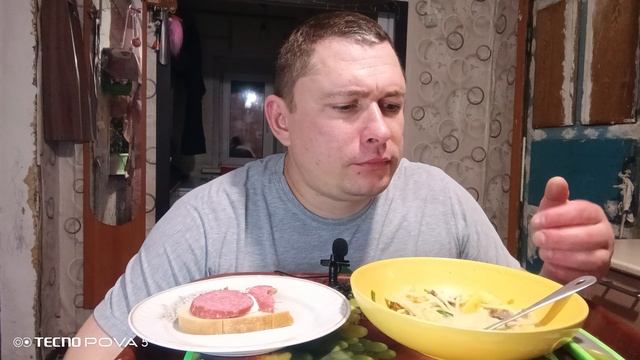 мукбанг/обжор/сырный суп,бутерброды/