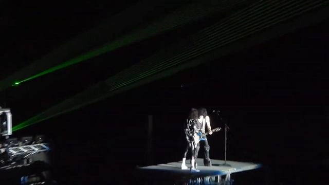 KISS - Lick It Up (Live at Tele2 Arena, Stockholm, Sweden 6/5 - 2017)