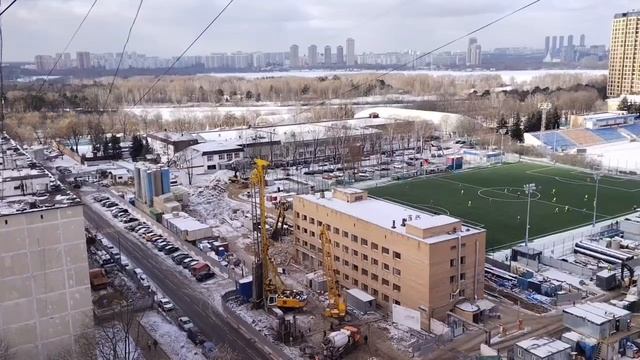 Вид сверху на площадку Серебряный Бор Рублево-Архангельской линии 15.02.2025