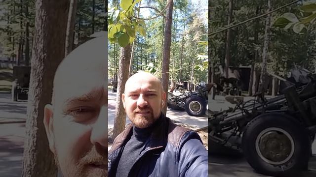" Мы долго будем помнить о войне " авторские стихи Владимир Гребеник