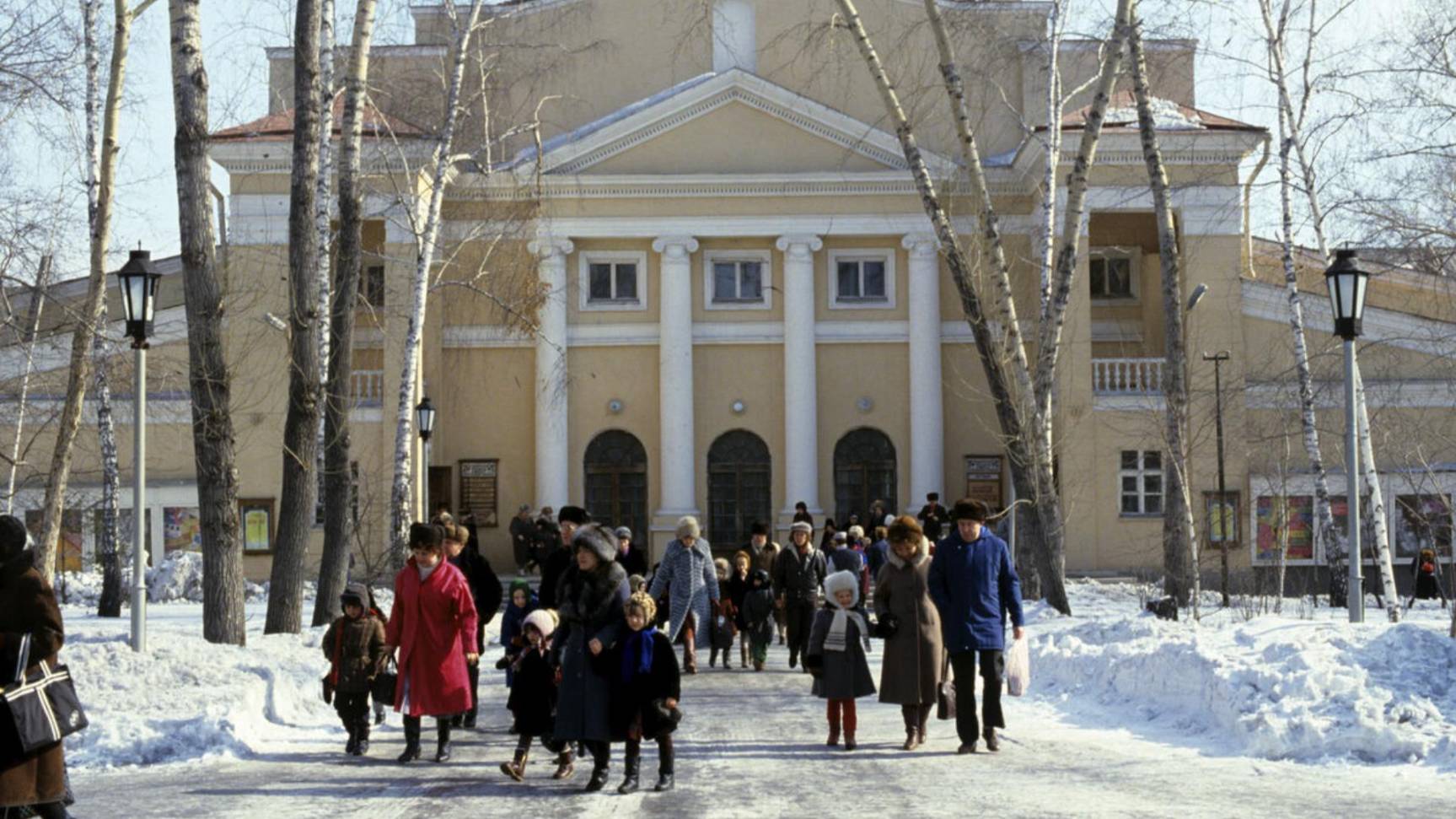 «Случилось ужасное»: актер упал в оркестровую яму на детском спектакле