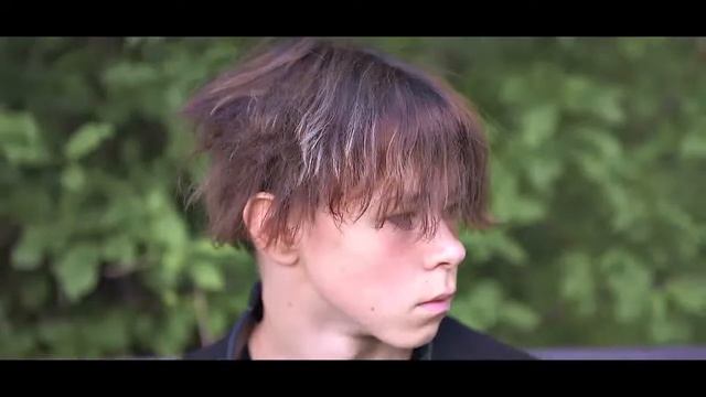 Остановись на самокате и убедись, что тебя пропускают