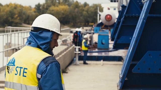 Delivery of equipment for the Omsk refinery