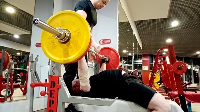 Жим лёжа с паузой на груди 105 на 5