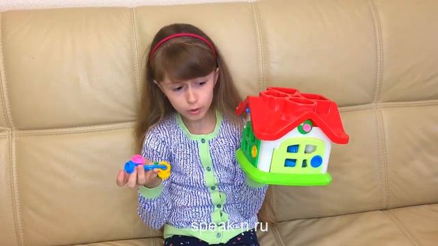 Английский с Николеттой: игрушечный дом. Видео для детей. Nicoletta toy house