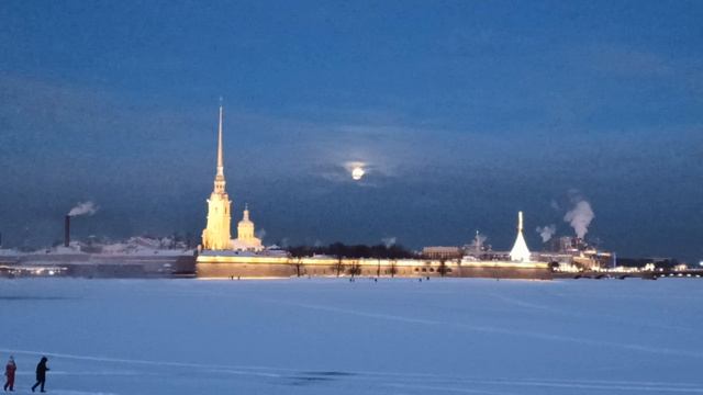 Зимняя Нева и Петропавловка!