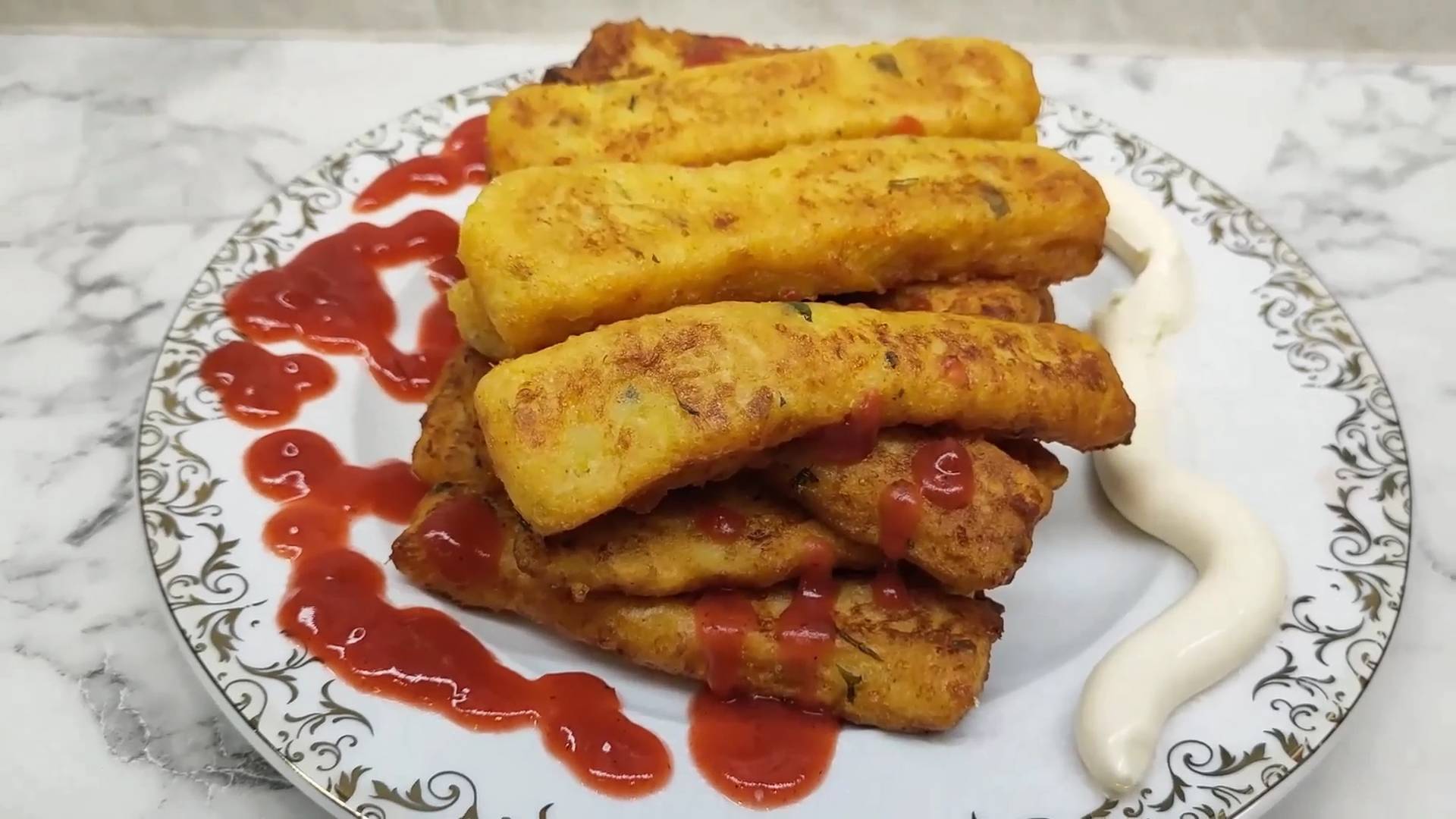 Хрустящие жареные картофельные палочки. Быстро и вкусно.