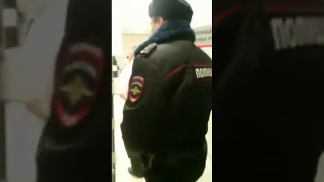 ДЕЛЬТАКРЕДИТ на Моховой не пускает в оперзал оплатить  платеж по кредитному договору.