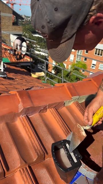 Процесс затирки крыши🔥#стройка #строительство #ремонт #архитектура #доммечты #частныйдом