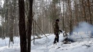 ОДИНОЧНЫЙ Bushcraft В ЗИМНЕМ ЛЕСУ, ЛЕСНОЙ СТУЛ И СТОЛ, БЫСТРОЕ ОБУСТРОЙСТВО СТОЯНКИ В ЛЕСУ. #15