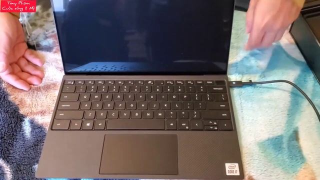 Đập hộp Dell XPS 13 9300 trong kỳ nghỉ lễ tạ ơn | Unboxing Dell XPS 9300 during the Thanksgiving