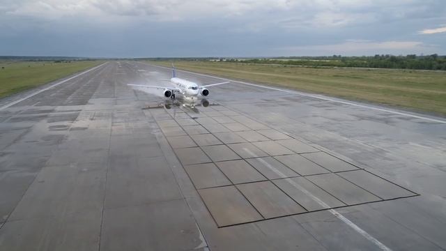 Испытания самолета МС-21-300 по защите от попадания воды в двигатели