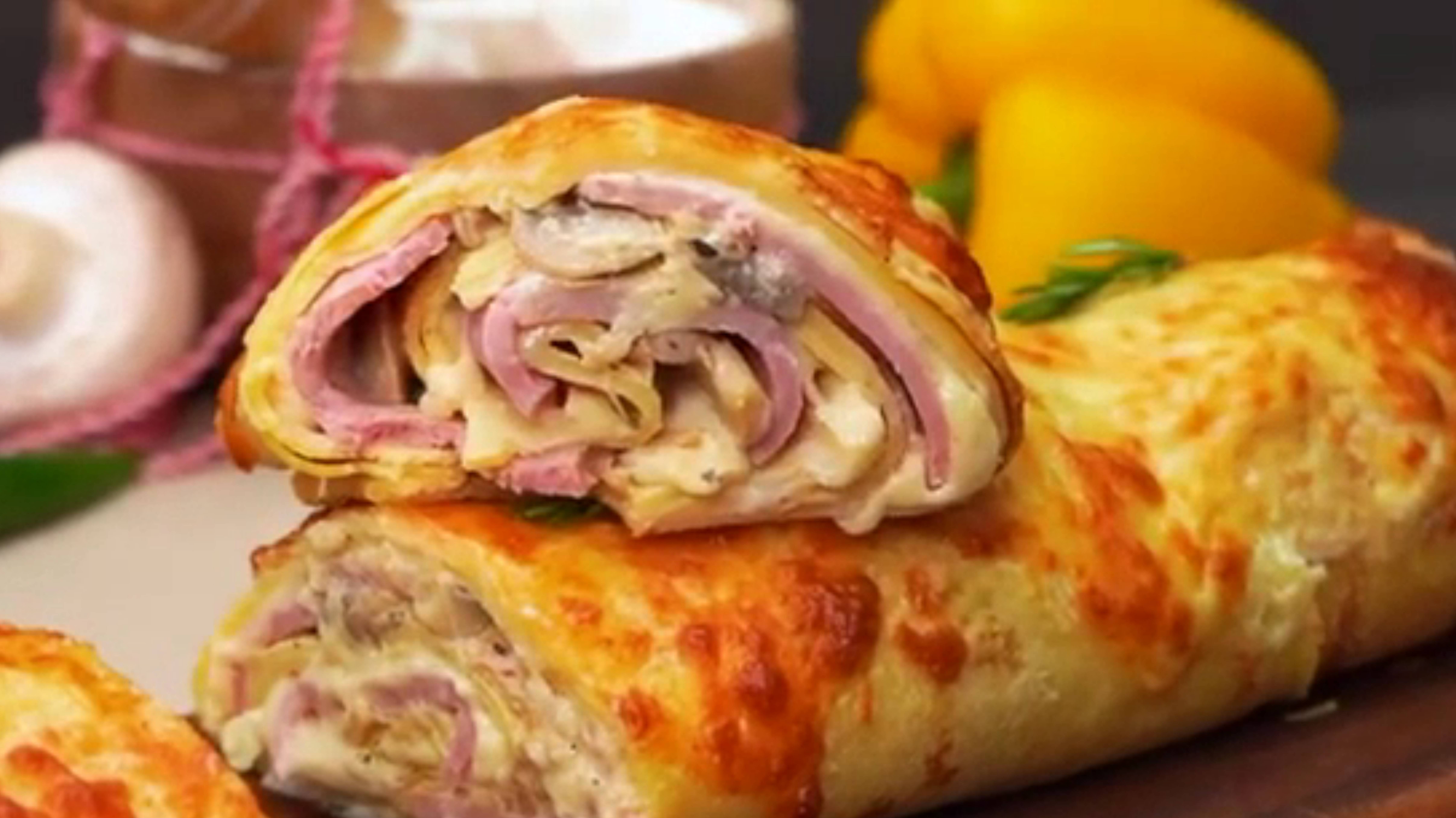 Рулет из блинов с начинкой как для пиццы. Рецепт многих поколений!
