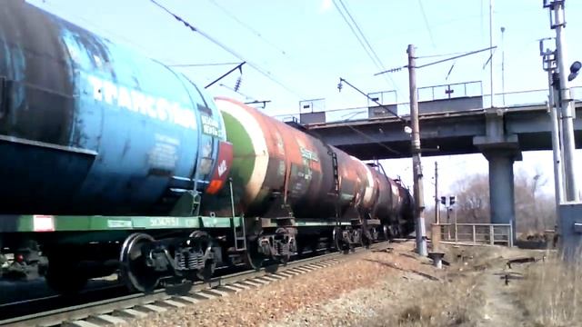 Электровоз 3ЭС5К-546 "Ермак" с грузовым поездом.