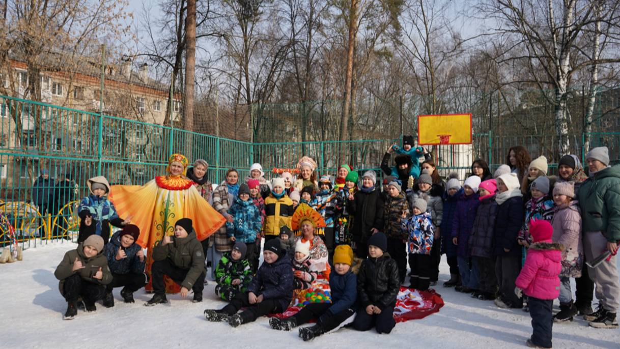 Творческие многодетные семьи округа встретили весну большим праздником!