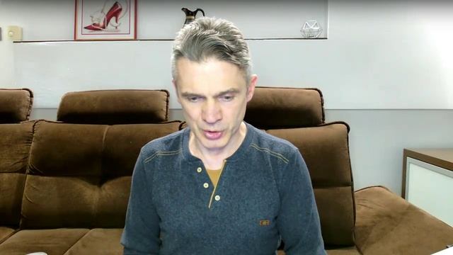 Тёмные частицы ускоряют свечение центросом.