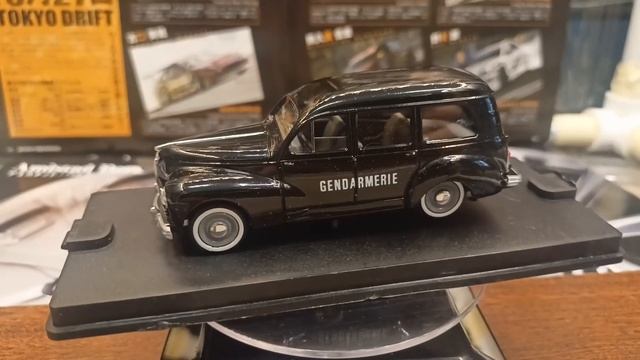 Peugeot 203 gendarmerie 1:43 verem