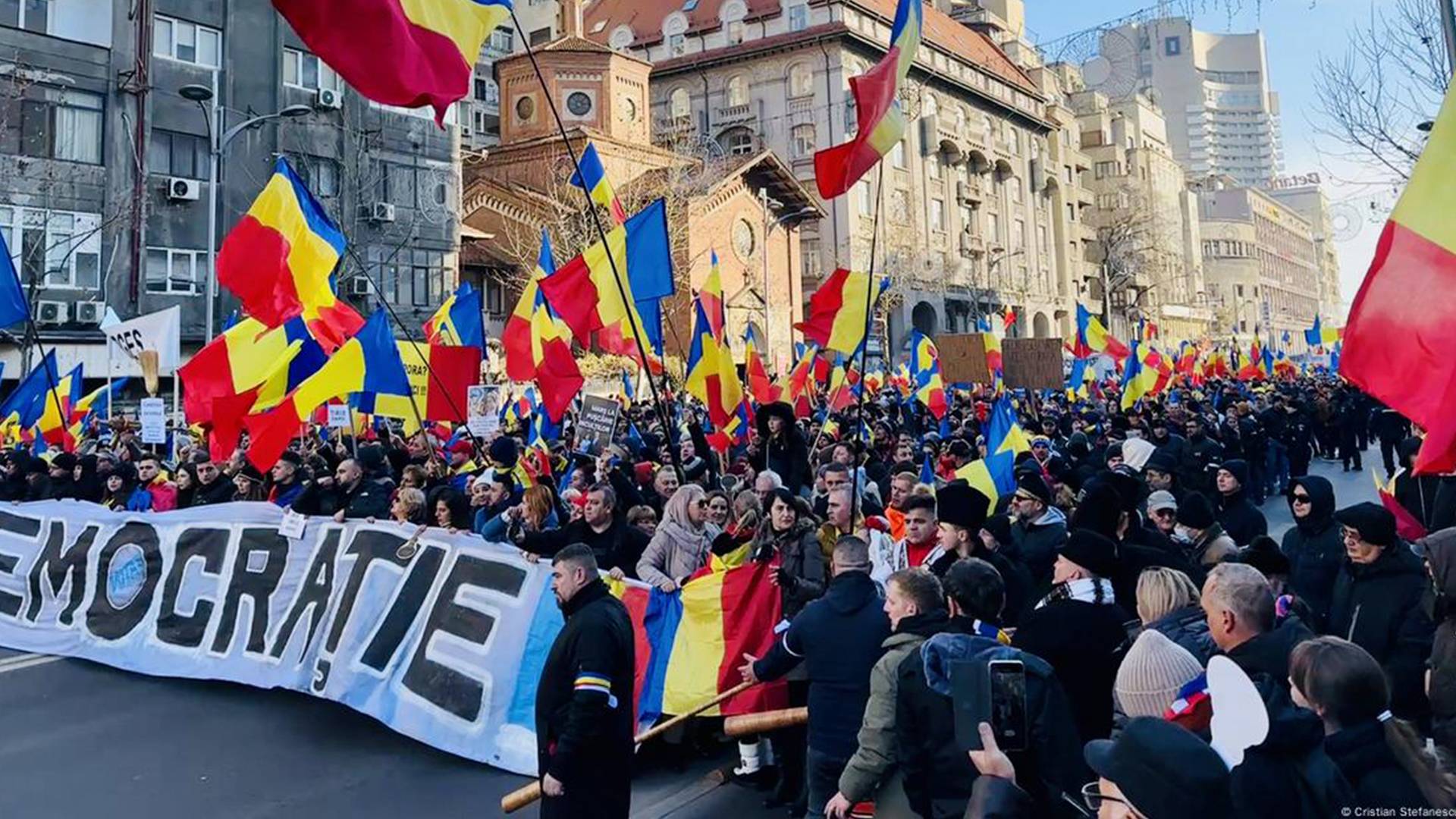 В Румынии проходят массовые протесты против действующий власти и коррупции