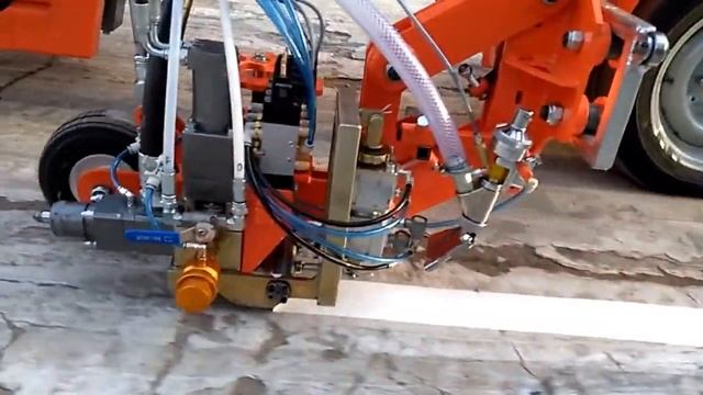 Разметочная машина Виннер СМ-522 для нанесения толстослойного холодного пластика