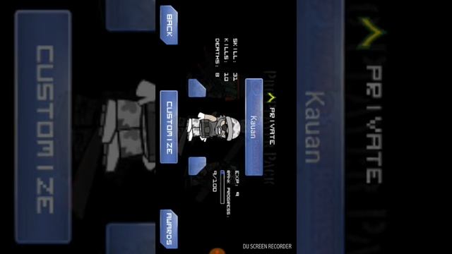 Inclinando a mudar a skin e jogar online no milimite