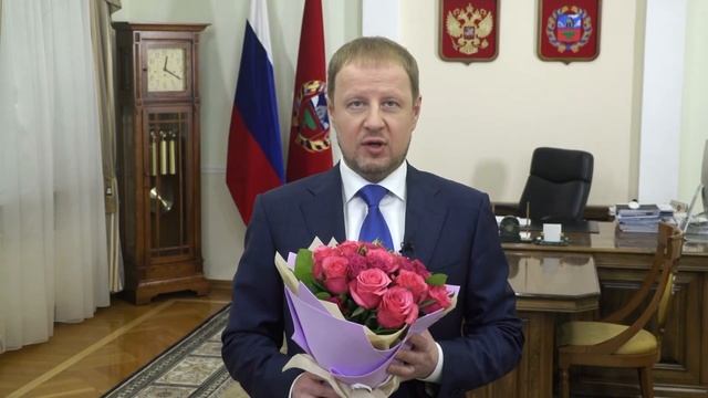 Губернатор региона В.П. Томенко поздравил женщин Алтайского края с Международным женским днем