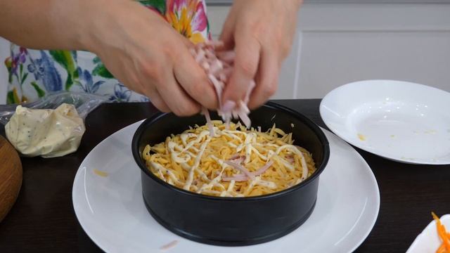 Салат Выручалочка очень сытный из простых продуктов