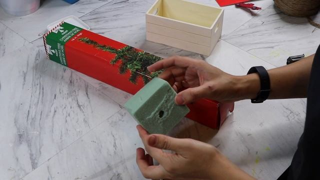 DIY CHRISTMAS DECORATIONS |LITTLE RED TRUCK