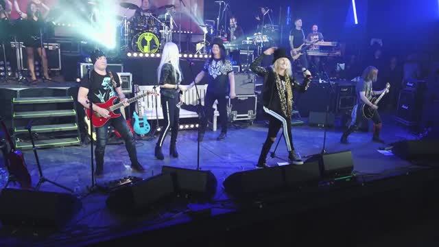 Александр Иванов и группа Pushking — «Пока я живу» (LIVE)