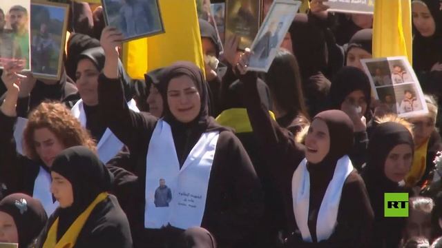 آلاف المشيعين في جنازة أكثر من 100 لبناني في أكبر موكب منذ وقف إطلاق النار