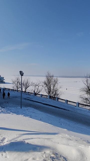 С первым днём весны набережная города Самара