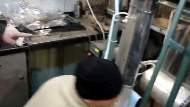Упаковочный полуавтомат с весовым дозатором