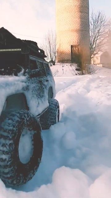 RC Jeep Cherokee XJ deep snow