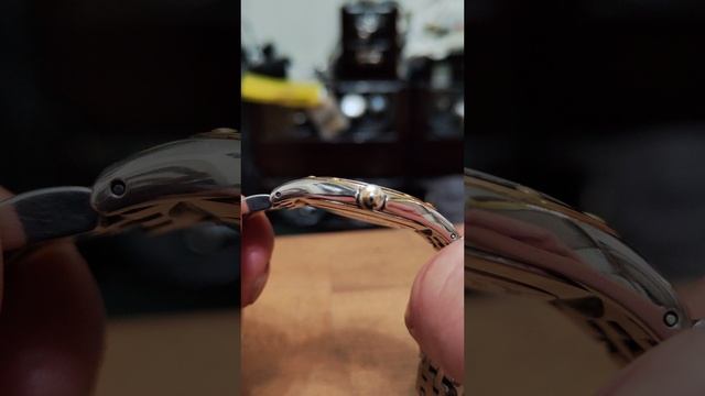 Raymond weil 5590
состояние б/у - потёртости, царапины.
диаметр 38,5мм
браслет до 18,5 см
комплекта