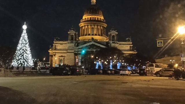 Мимо Исакия,по радио сказ про здоровье.