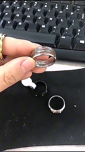 Мужские кольца из нержавеющей стали с красной инкрустацией