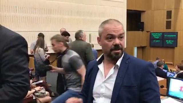 ДЕПУТАТЫ НЕ ПУСКАЮТ И НЕ ДАЮТ СЛОВО ЛЮДЯМ