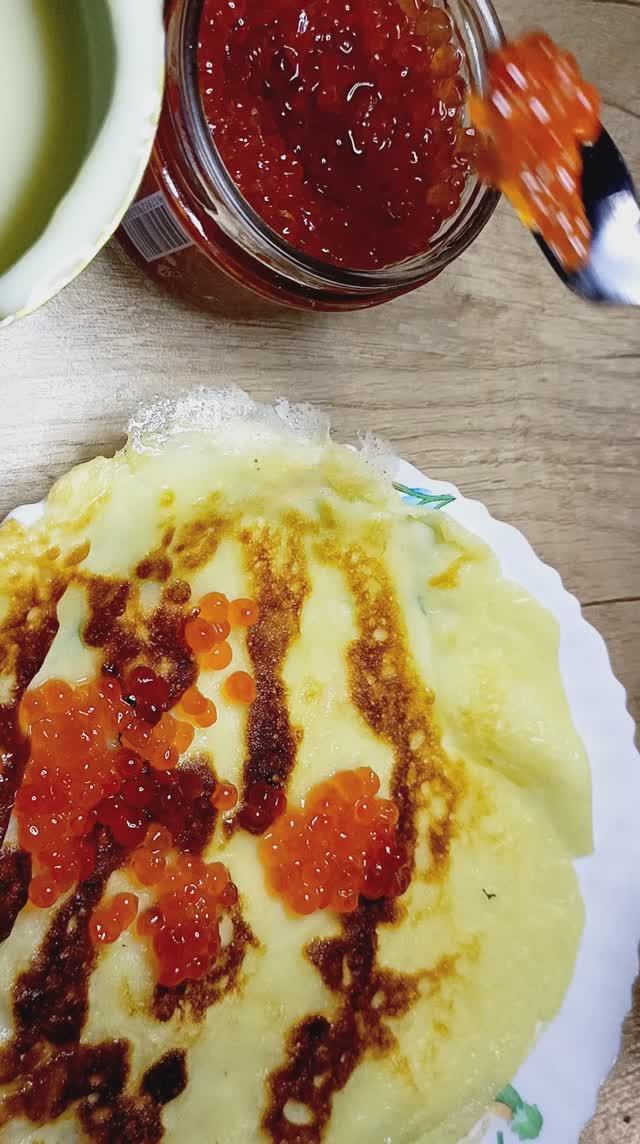 Блины с икрой. Масленица. Матушка земля