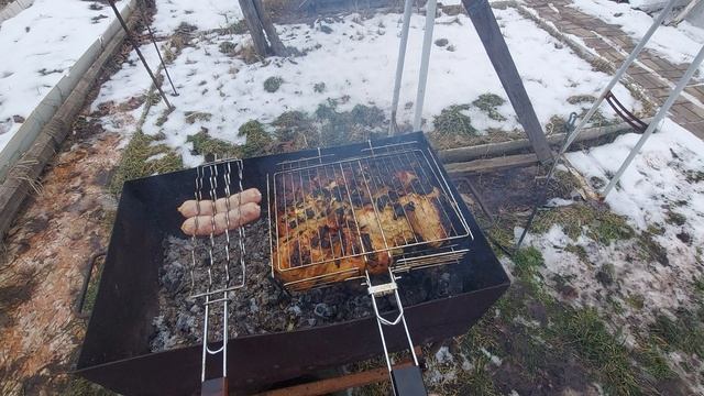 Дача. Открытие сезона шашлыков. 1 марта