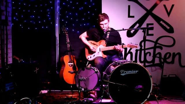 Volver Stone, Человек-оркестр ( Арт-кафе " Open Kitchen" г. Полтава 05,04,2019 )