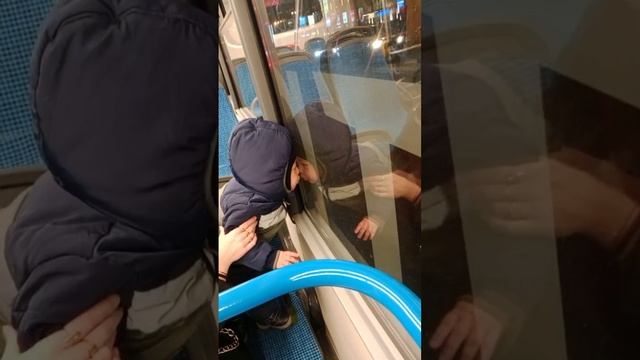 Сынок захотел проехаться на автобусе