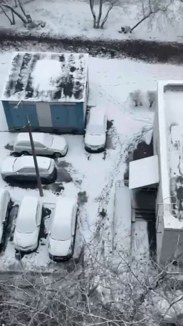 В Москве второй день весны начался с небольшого снегопада 

Спасибо, но уже не надо🙈