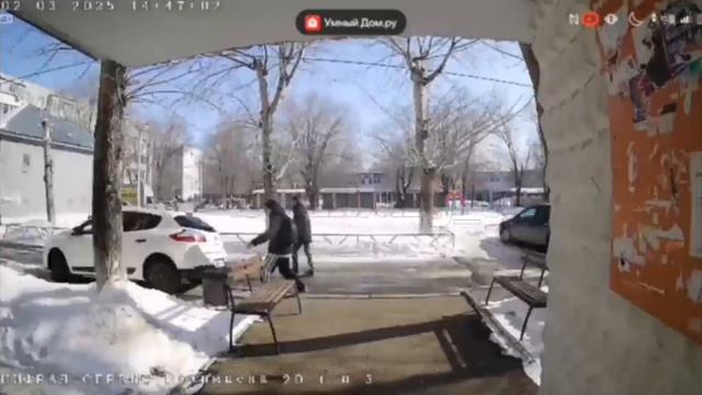 Родимцева 20/1 3 подьезд чьи сынульки?